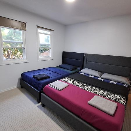 Square One Mississauga Suite- Attached Bathroom, Walking Transit & Plaza Exteriör bild