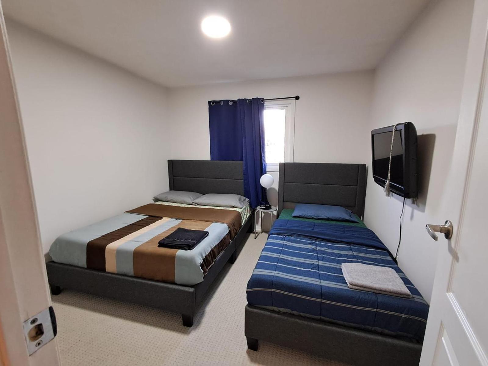 Square One Mississauga Suite- Attached Bathroom, Walking Transit & Plaza Exteriör bild